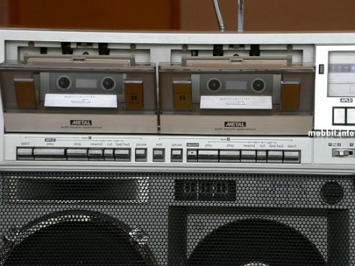 Кассетные магнитофоны 80-х уже раритет (16 фото)