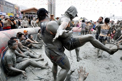     (Boreyong Mud Festival)    