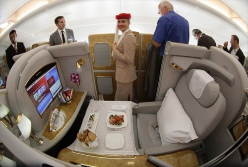 Airbus A380    Emirates
