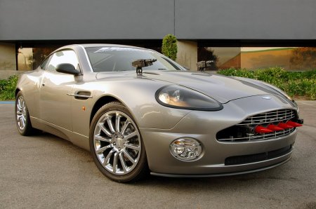 Aston Martin V12  