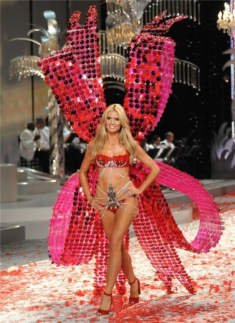 The Victoria's Secret Fashion Show 2008. .  2