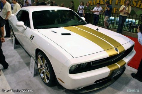 SEMA 2008. Nissan GT-R  Dodge Challenger