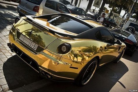 Золотой Ferrari 599 GTB 
