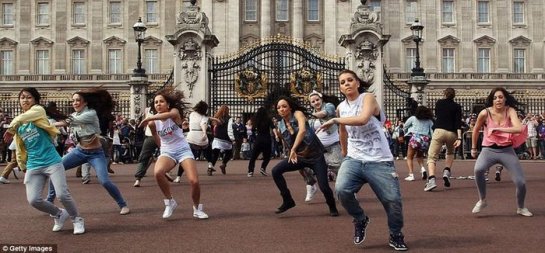   Big Dance Royal Flashmob (+ )