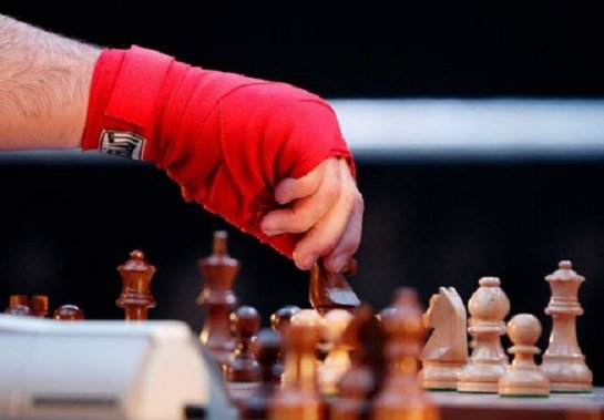Chessboxing - вид спорта, сочетающий шахматы и бокс