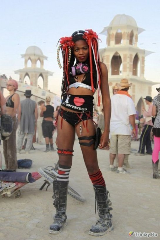 Девушки с фестиваля Burning Man (фото)
